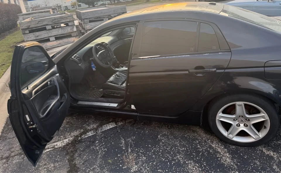 2004 Acura TL 3rd Gen - Image 2 of 11