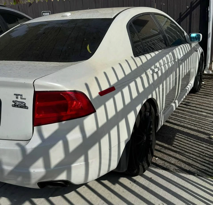 2004 Acura TL 3rd Gen - Image 5 of 6