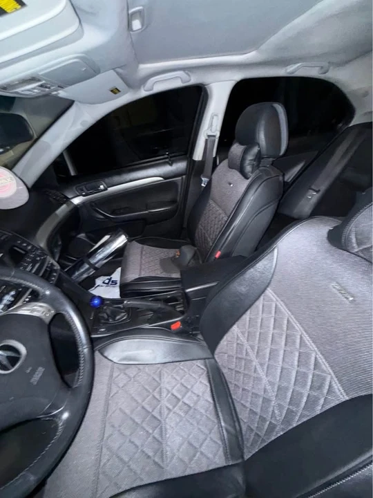 2004 Acura TLX - Image 9 of 10