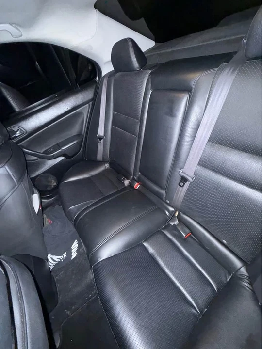 2004 Acura TLX - Image 7 of 10