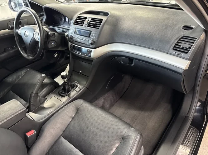2004 Acura TSX 1st Gen - Image 10 of 15