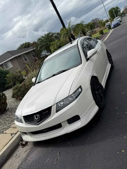 2004 Acura TSX 1st Gen - Image 2 of 8