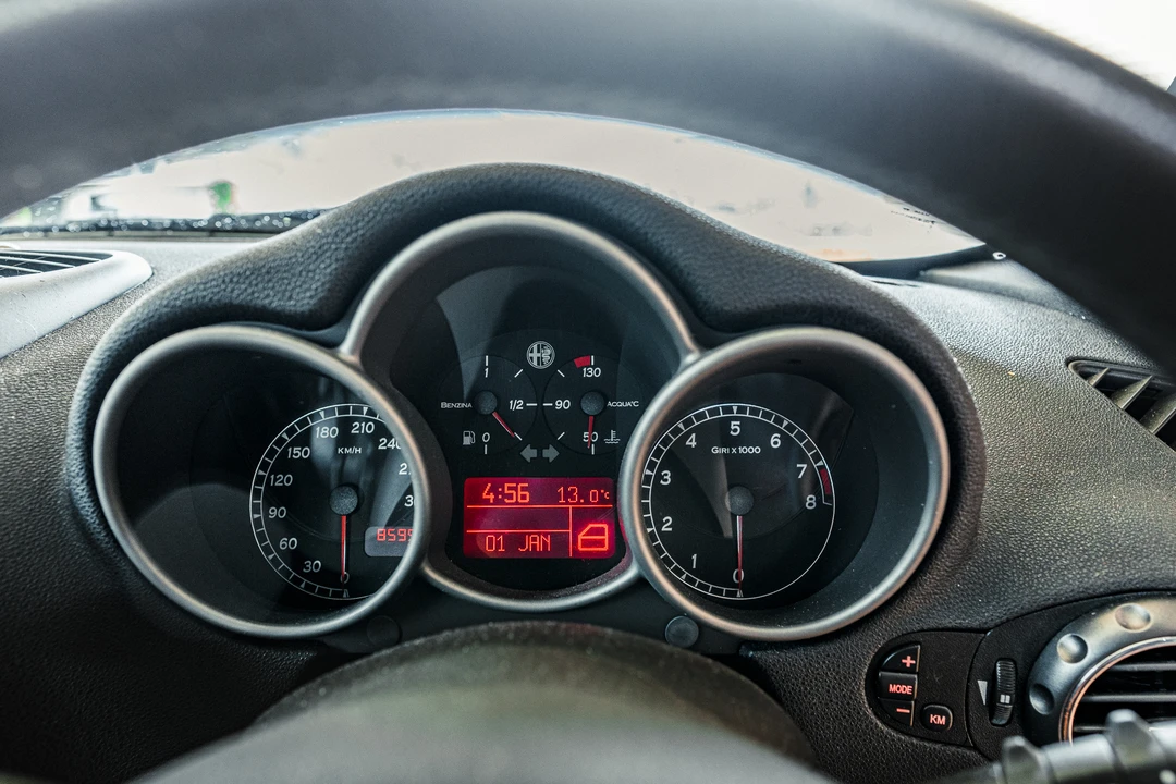 2004 Alfa Romeo 147 GTA - Image 29 of 31