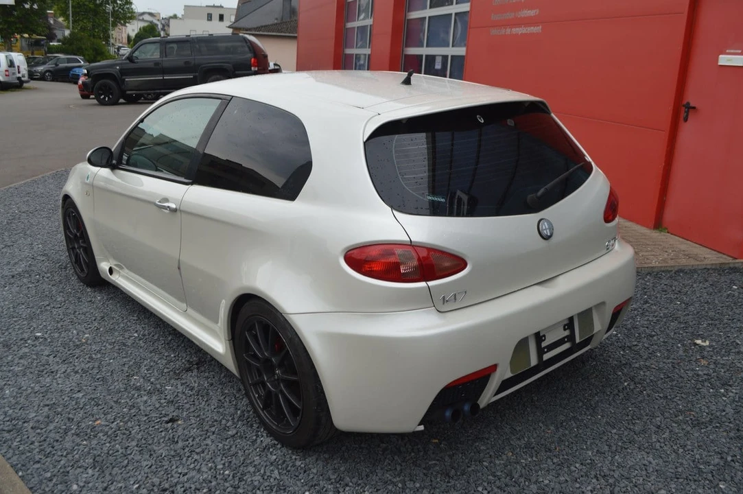 2004 Alfa Romeo 147 GTA - Image 7 of 30