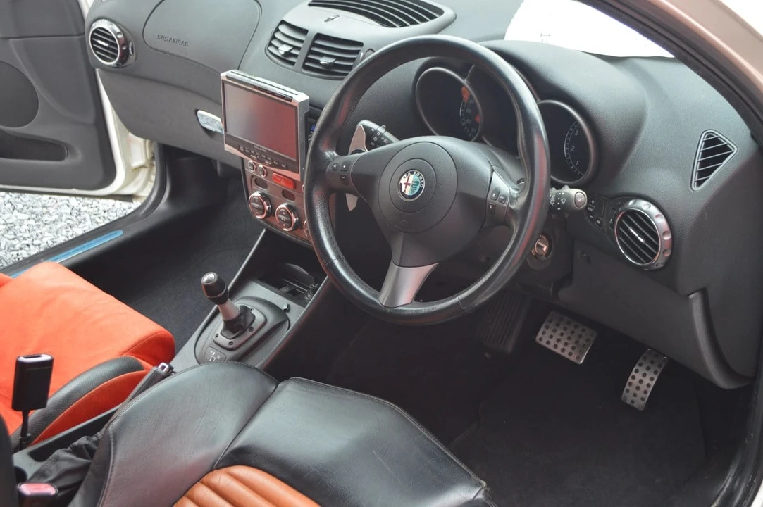 2004 Alfa Romeo 147 GTA - Image 14 of 30