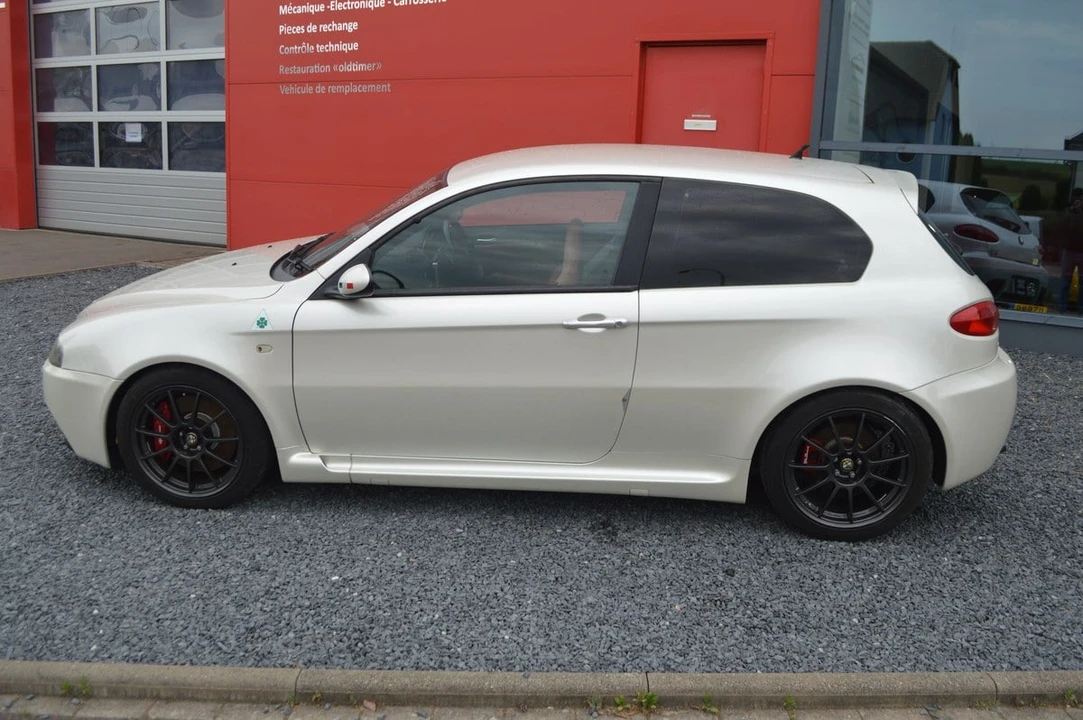 2004 Alfa Romeo 147 GTA - Image 8 of 30