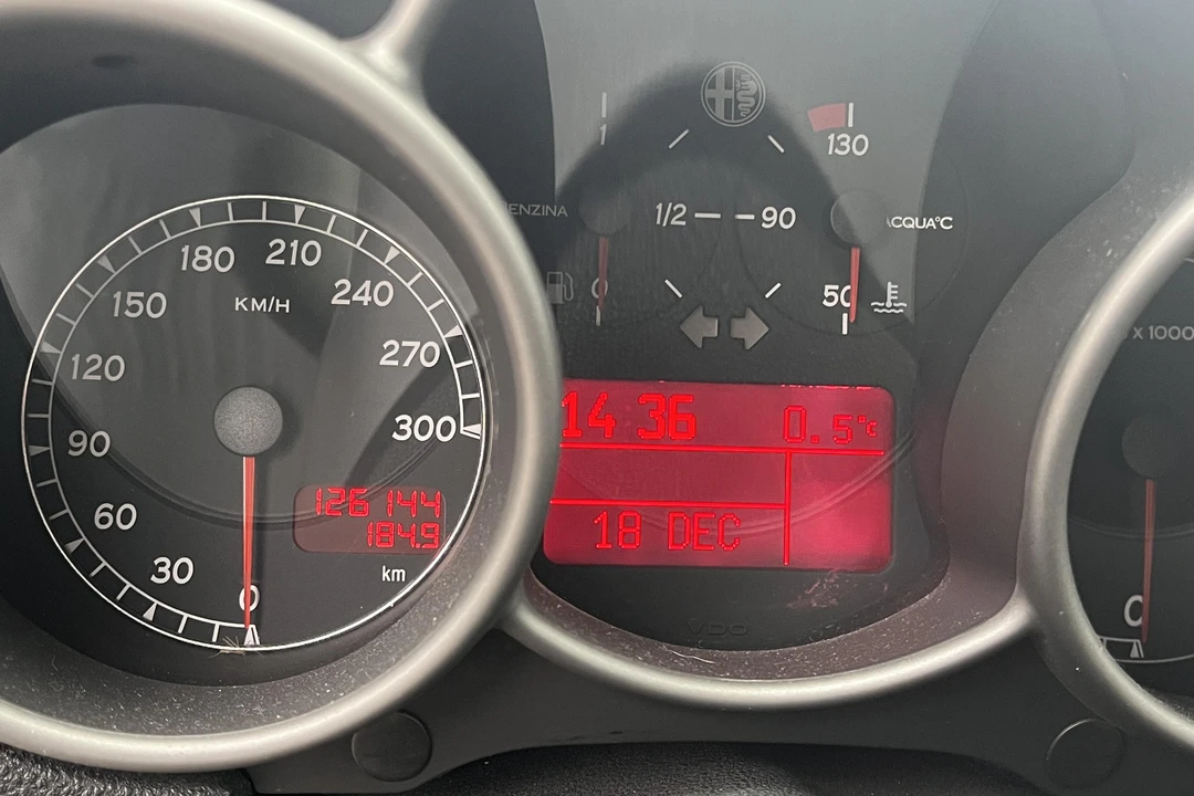 2004 Alfa Romeo 147 GTA - Image 26 of 31
