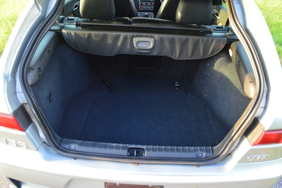 2004 Alfa Romeo 156 GTA - Image 28 of 30