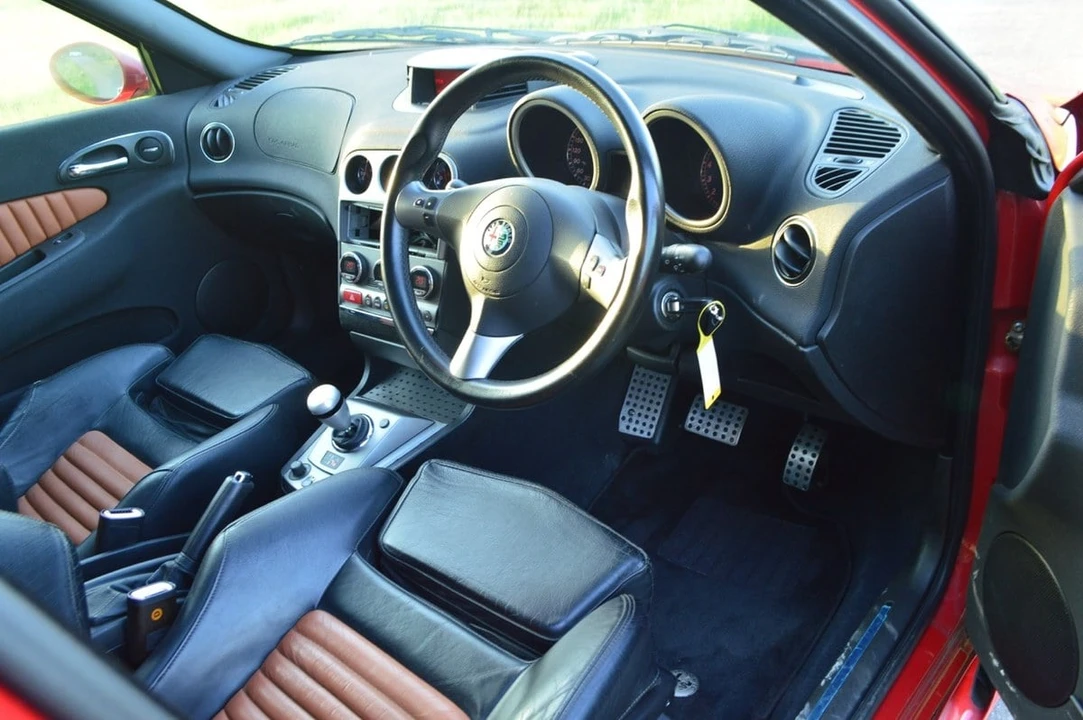 2004 Alfa Romeo 156 GTA - Image 22 of 30