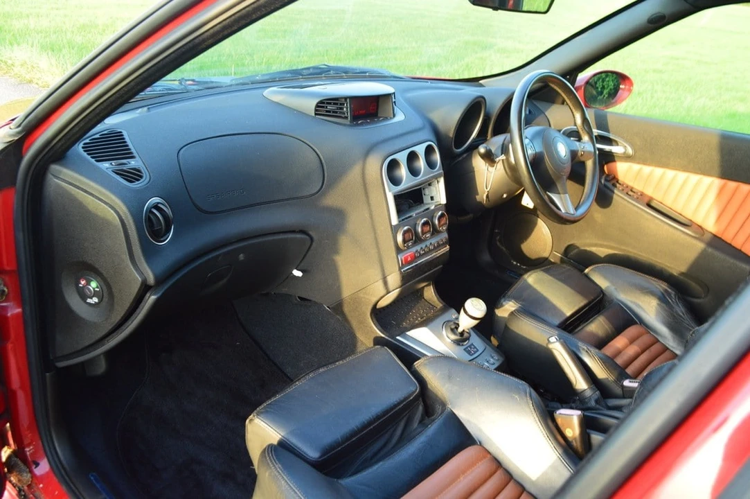 2004 Alfa Romeo 156 GTA - Image 14 of 30