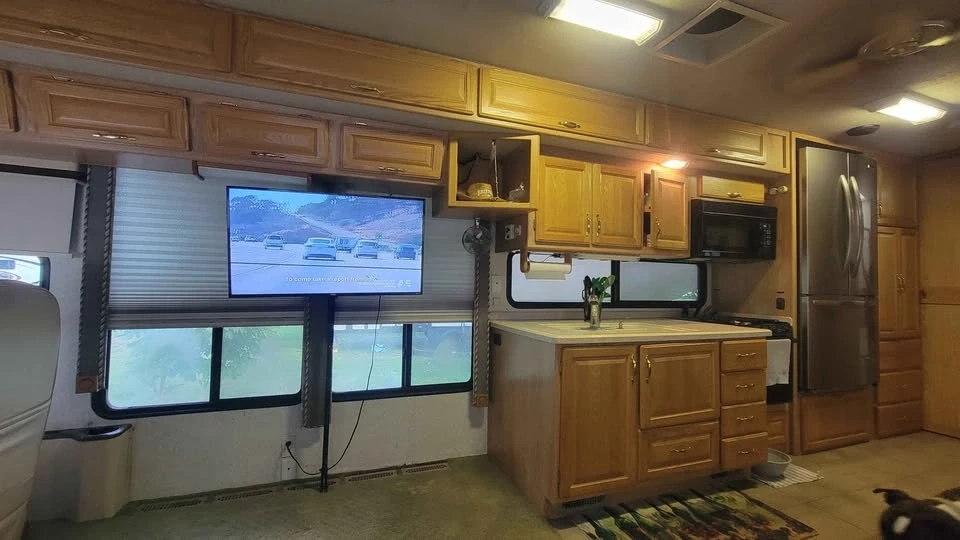 2004 Alfa Leisure RVs - Image 8 of 18