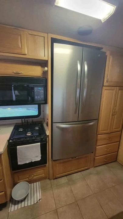 2004 Alfa Leisure RVs - Image 9 of 18