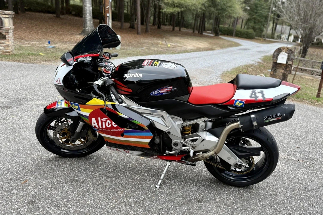 2004 Aprilia - Image 2 of 6
