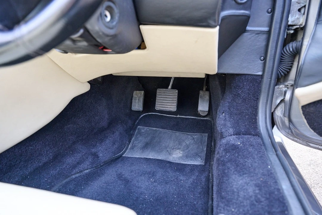 2004 Aston Martin DB7 Vantage - Image 27 of 30