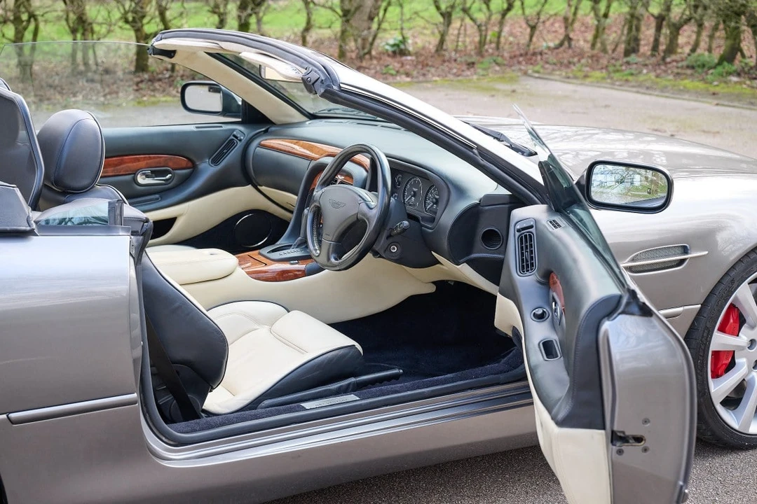 2004 Aston Martin DB7 Vantage - Image 17 of 30