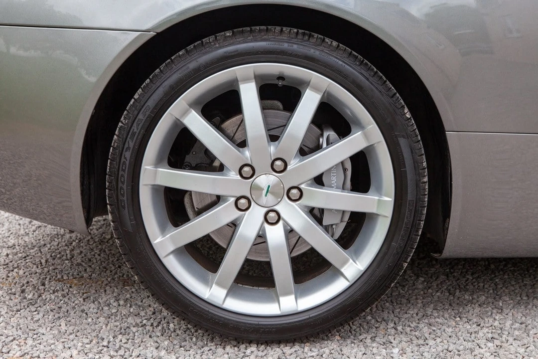 2004 Aston Martin DB9 - Image 15 of 30