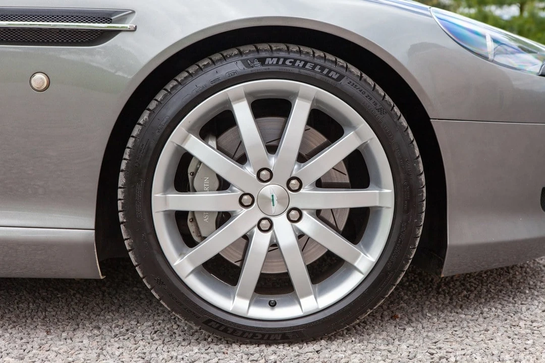 2004 Aston Martin DB9 - Image 16 of 30