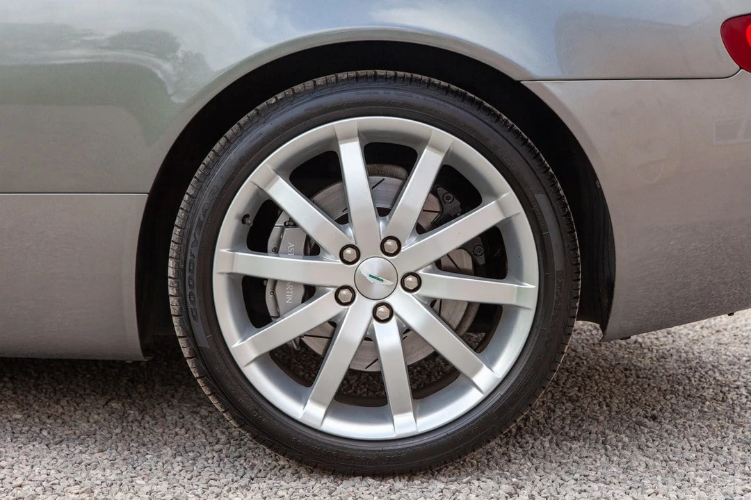 2004 Aston Martin DB9 - Image 17 of 30