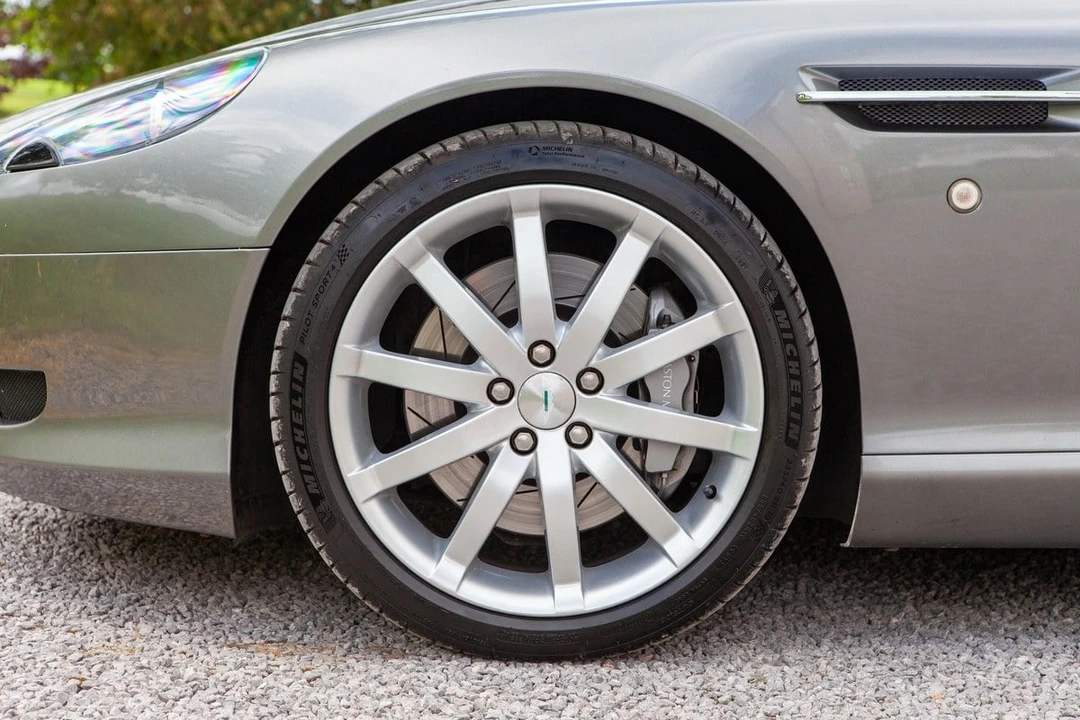 2004 Aston Martin DB9 - Image 18 of 30