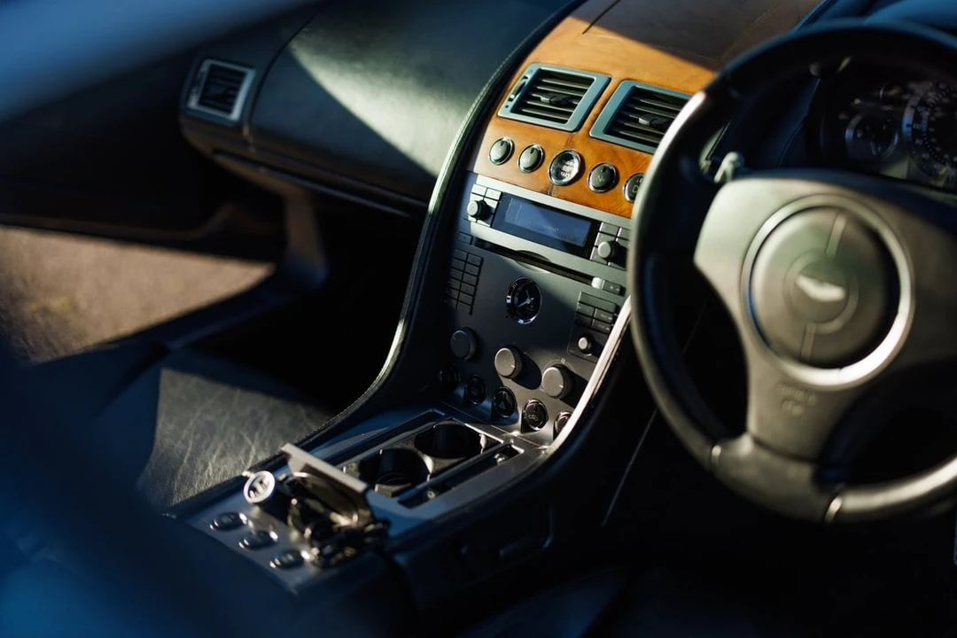 2004 Aston Martin DB9 - Image 27 of 30