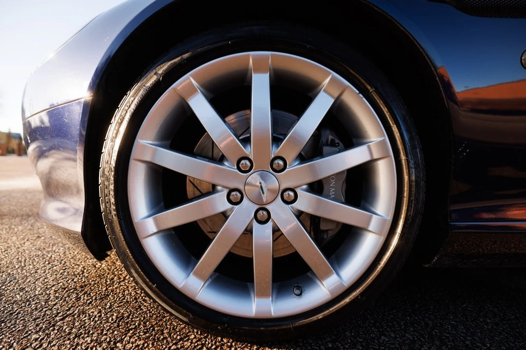 2004 Aston Martin DB9 - Image 23 of 30