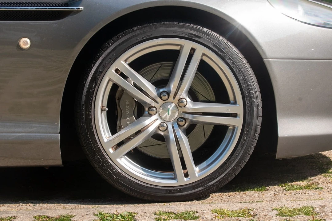 2004 Aston Martin DB9 - Image 25 of 30