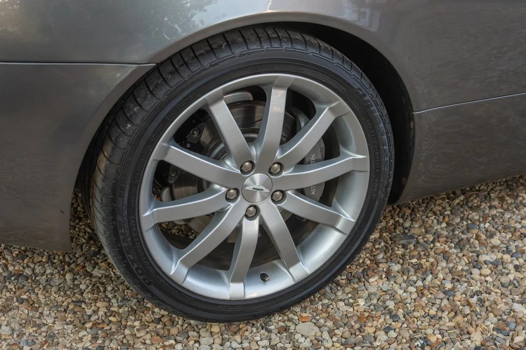 2004 Aston Martin DB9 - Image 17 of 30