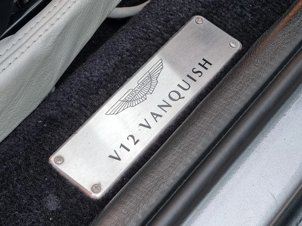 2004 Aston Martin Vanquish 1st Gen - Image 15 of 30