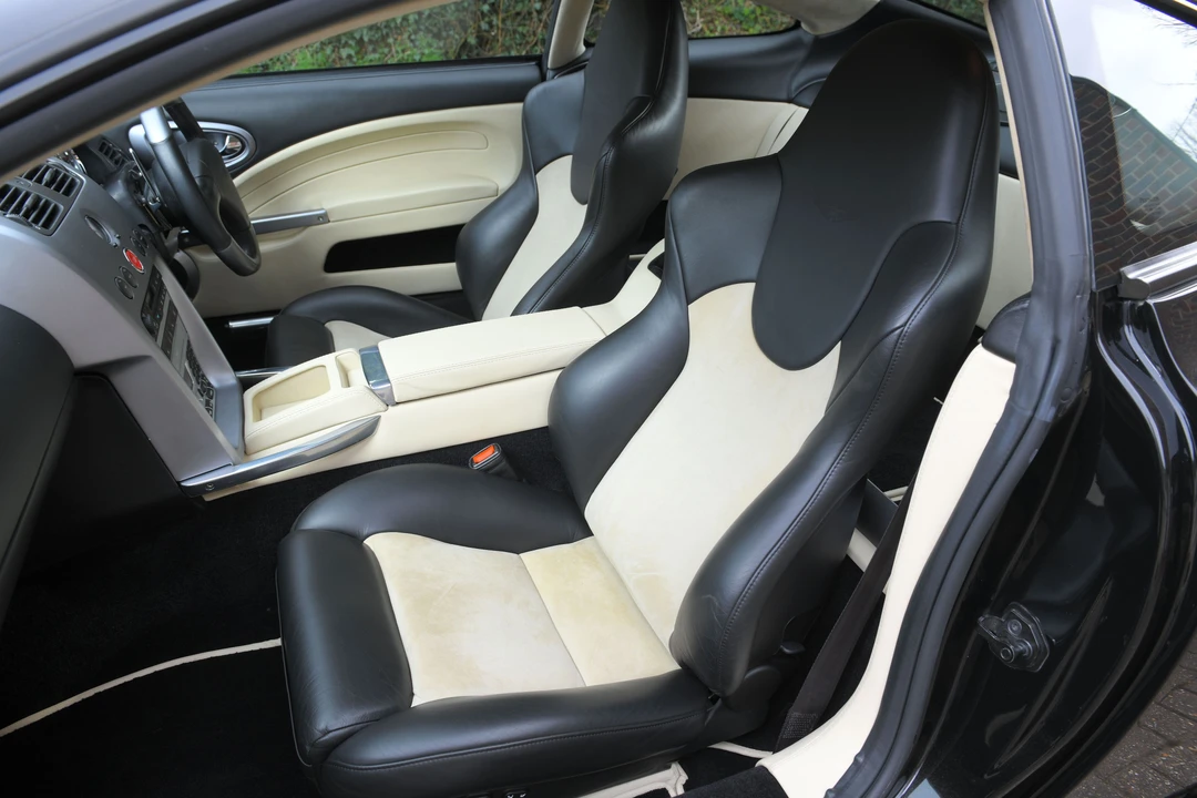 2004 Aston Martin Vanquish 1st Gen - Image 26 of 31