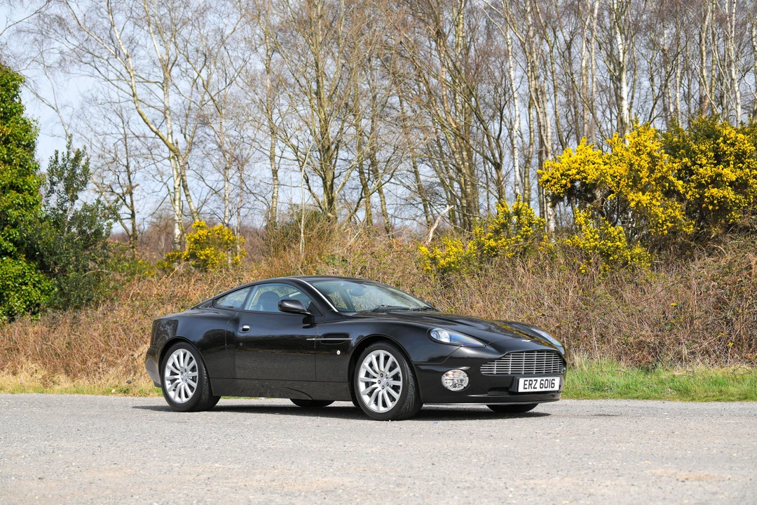 2004 Aston Martin Vanquish 1st Gen - Image 28 of 31