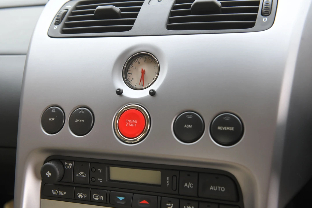 2004 Aston Martin Vanquish 1st Gen - Image 8 of 31