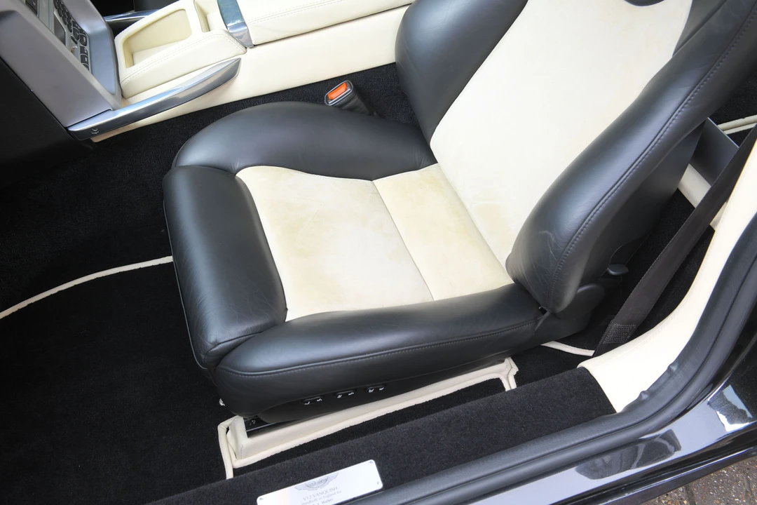 2004 Aston Martin Vanquish 1st Gen - Image 25 of 31