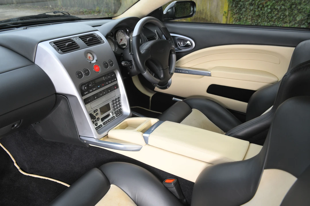 2004 Aston Martin Vanquish 1st Gen - Image 22 of 31