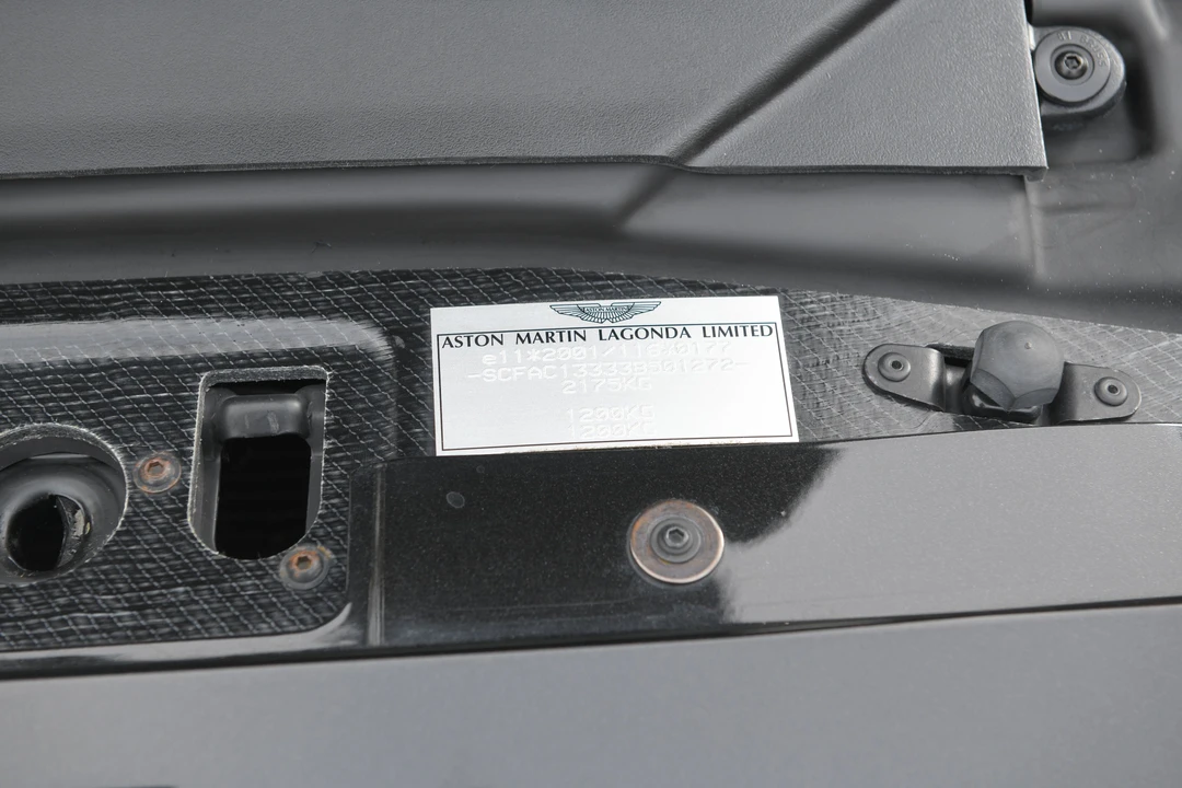 2004 Aston Martin Vanquish 1st Gen - Image 30 of 31
