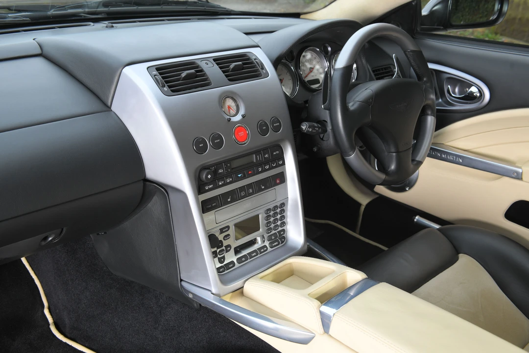 2004 Aston Martin Vanquish 1st Gen - Image 21 of 31