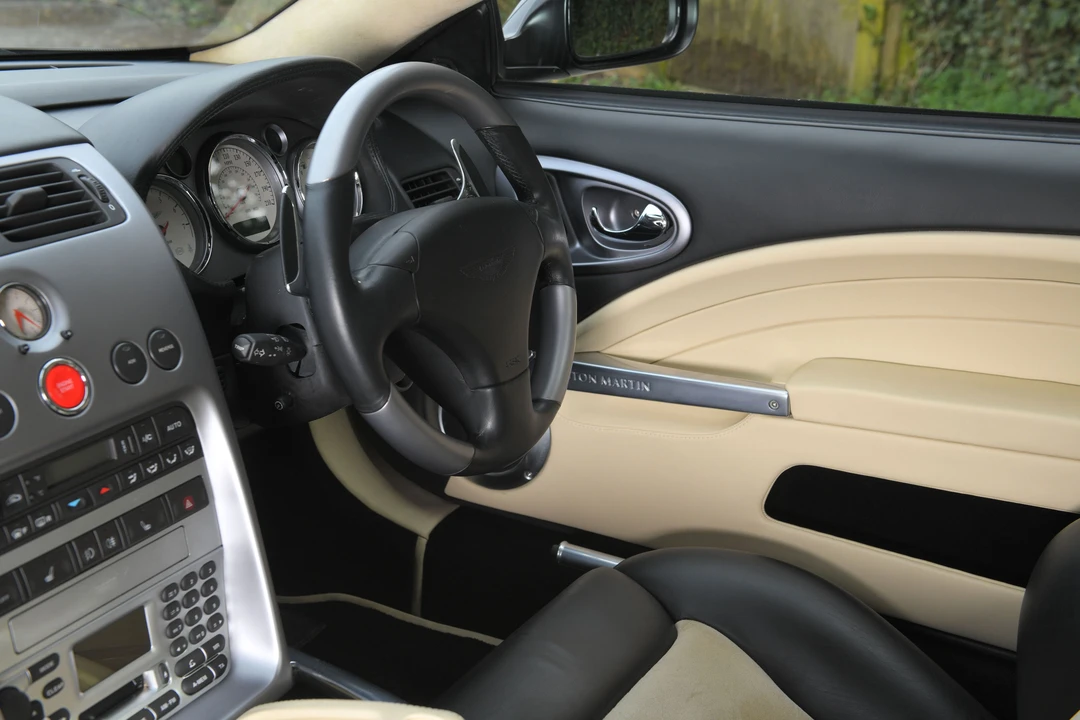 2004 Aston Martin Vanquish 1st Gen - Image 19 of 31