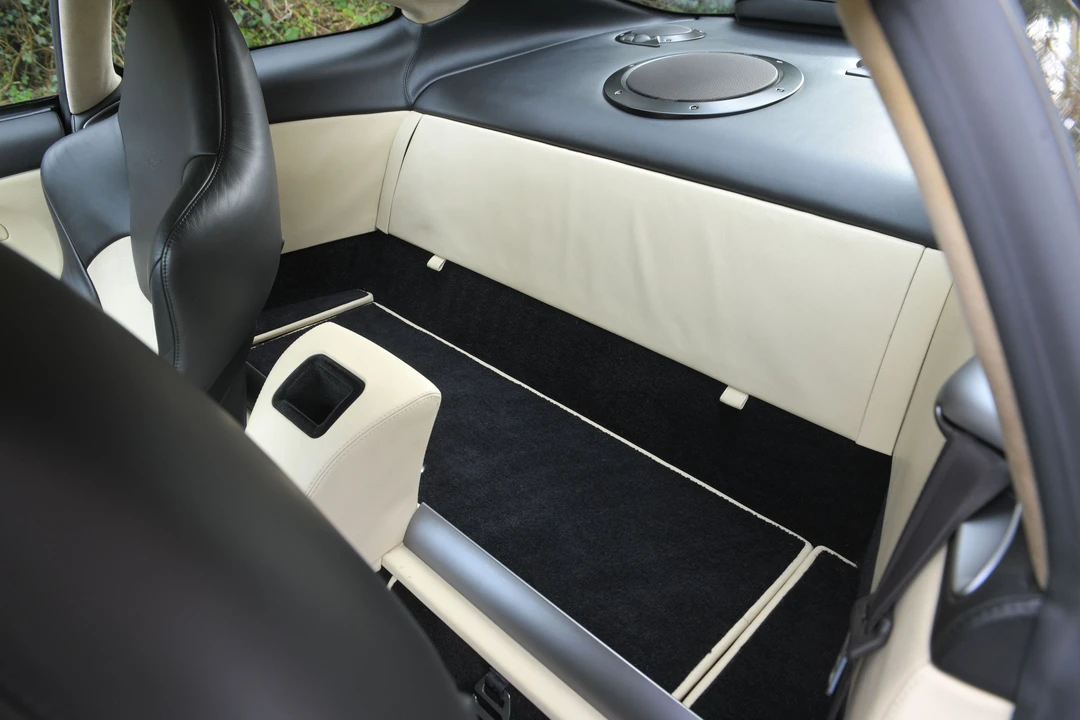 2004 Aston Martin Vanquish 1st Gen - Image 24 of 31