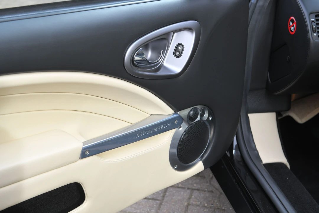 2004 Aston Martin Vanquish 1st Gen - Image 23 of 31