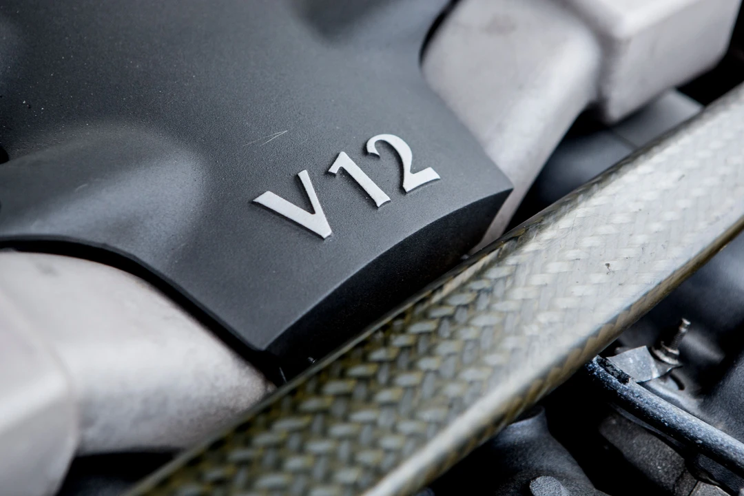 2004 Aston Martin Vanquish 1st Gen - Image 9 of 31
