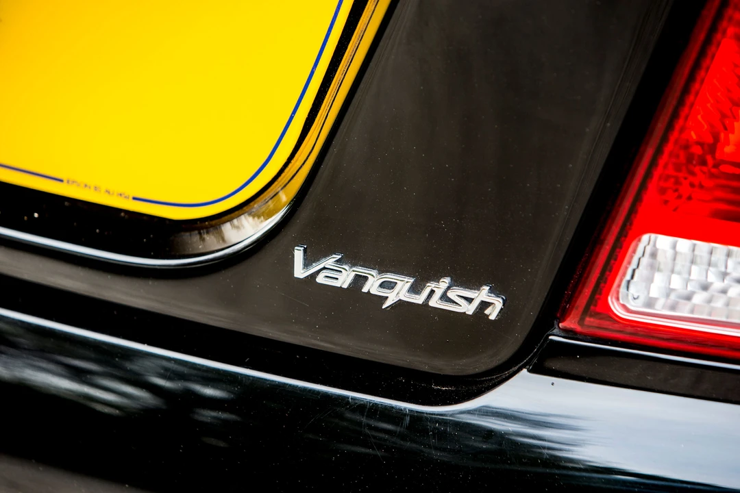 2004 Aston Martin Vanquish 1st Gen - Image 26 of 31