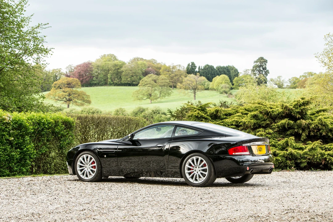 2004 Aston Martin Vanquish 1st Gen - Image 29 of 31
