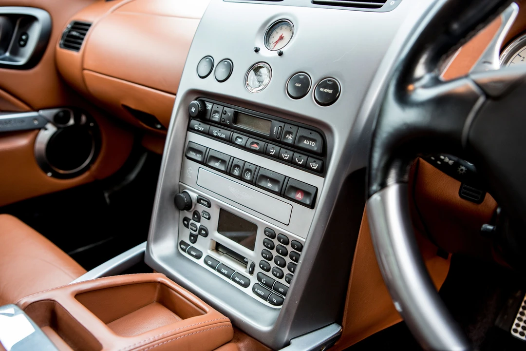2004 Aston Martin Vanquish 1st Gen - Image 11 of 31