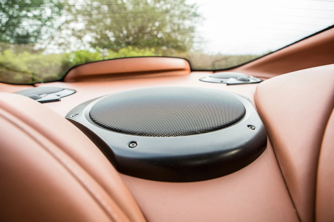 2004 Aston Martin Vanquish 1st Gen - Image 16 of 31
