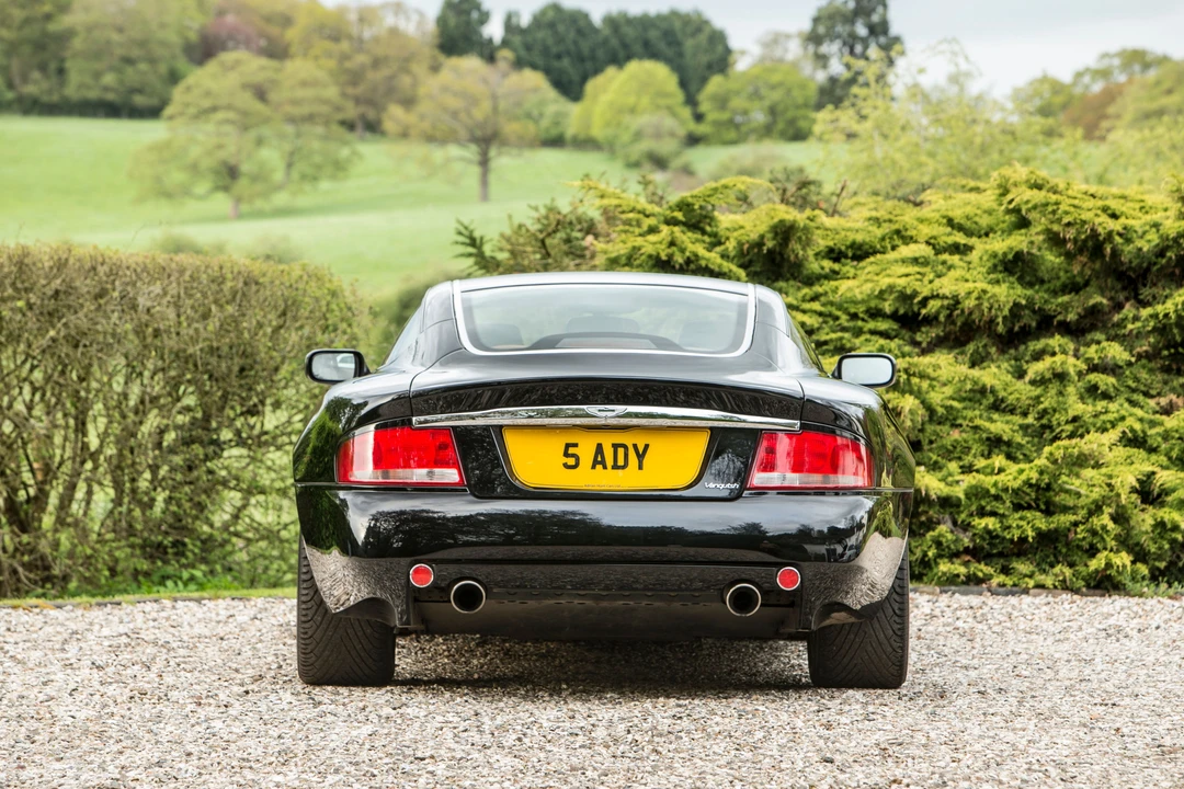 2004 Aston Martin Vanquish 1st Gen - Image 28 of 31