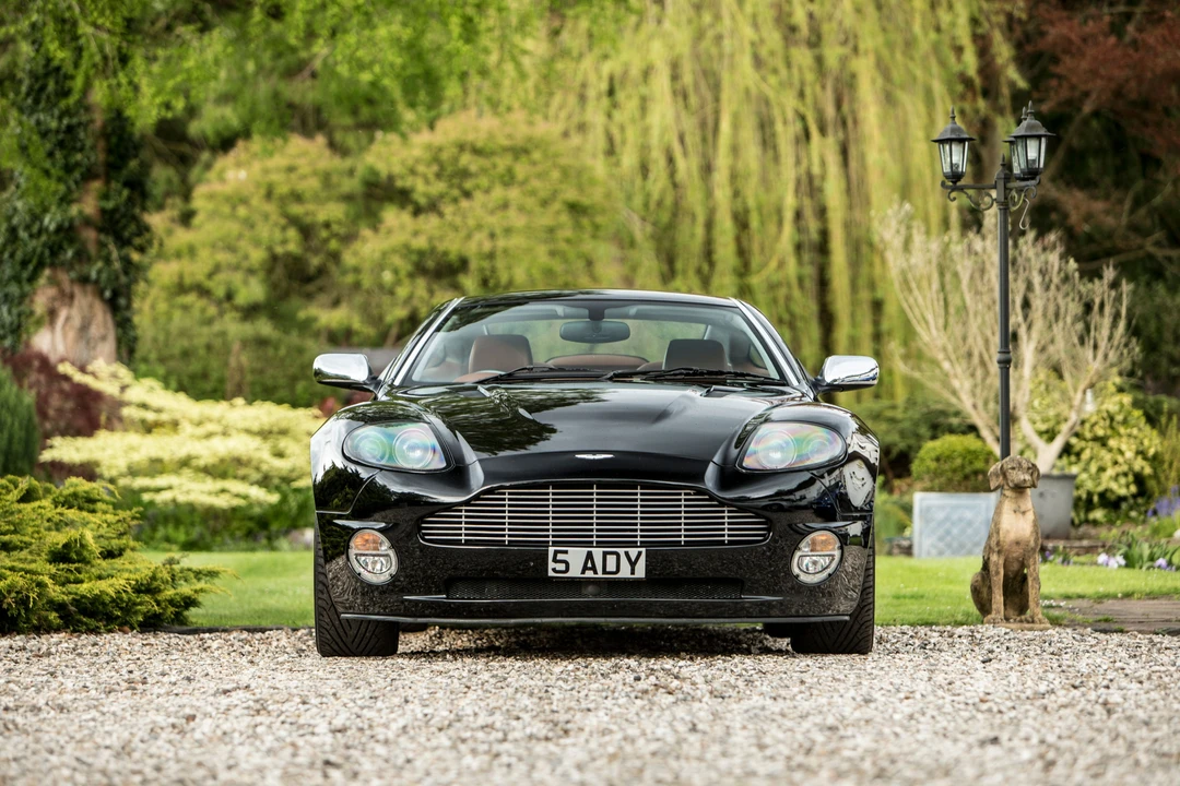 2004 Aston Martin Vanquish 1st Gen - Image 22 of 31