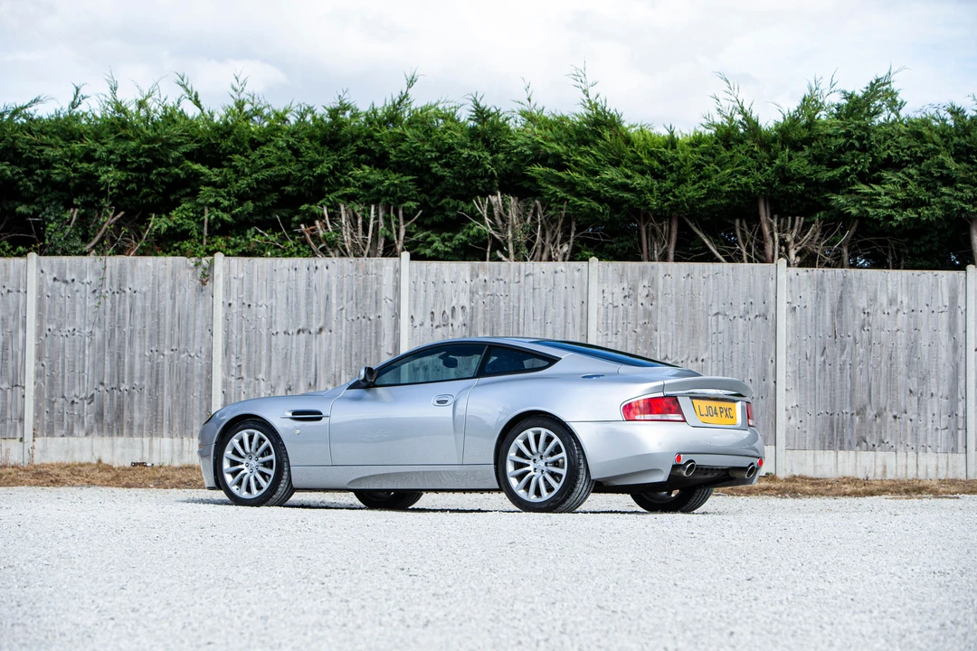 2004 Aston Martin Vanquish 1st Gen - Image 11 of 23