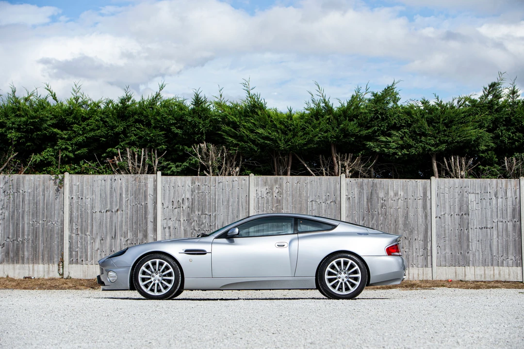 2004 Aston Martin Vanquish 1st Gen - Image 9 of 23