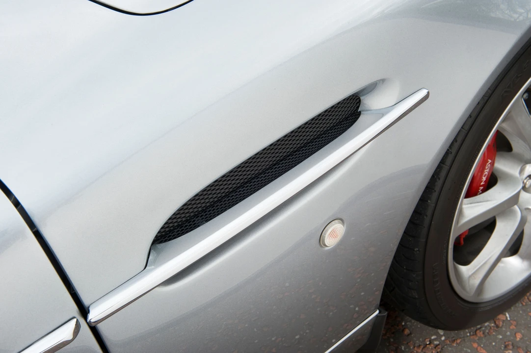 2004 Aston Martin Vanquish 1st Gen - Image 19 of 21