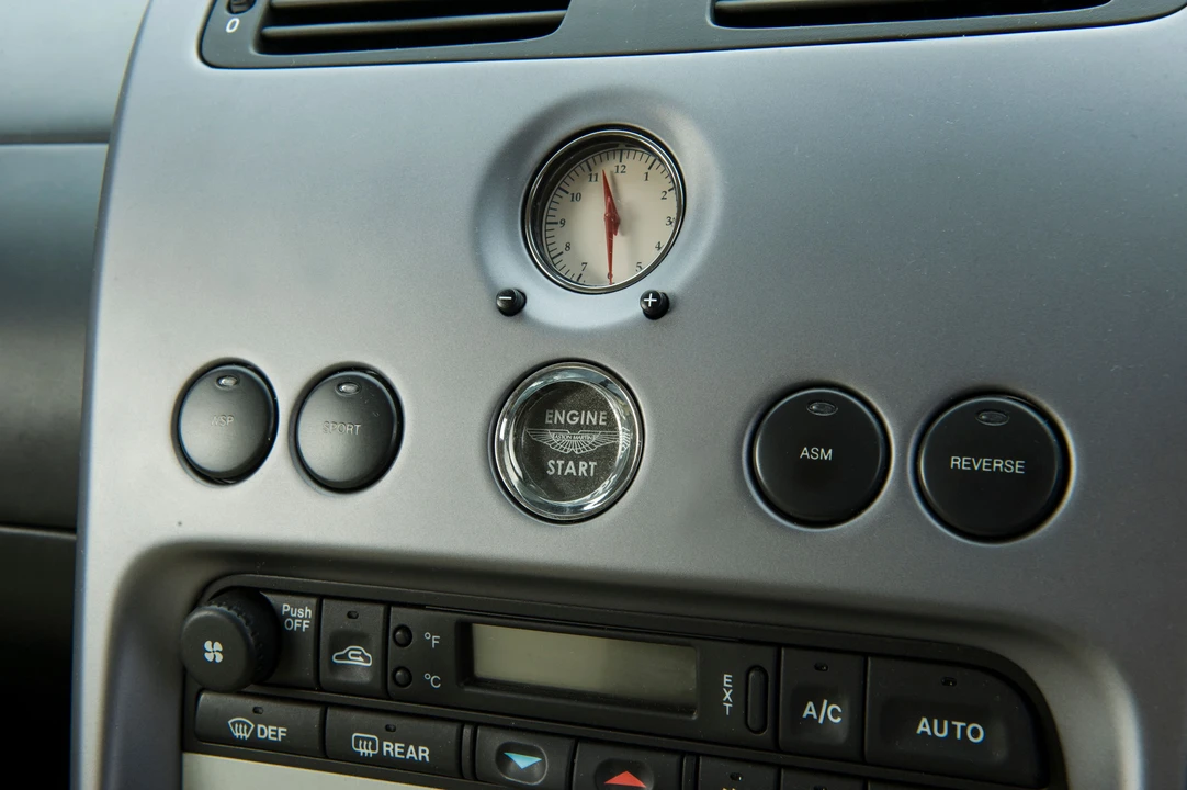2004 Aston Martin Vanquish 1st Gen - Image 8 of 21