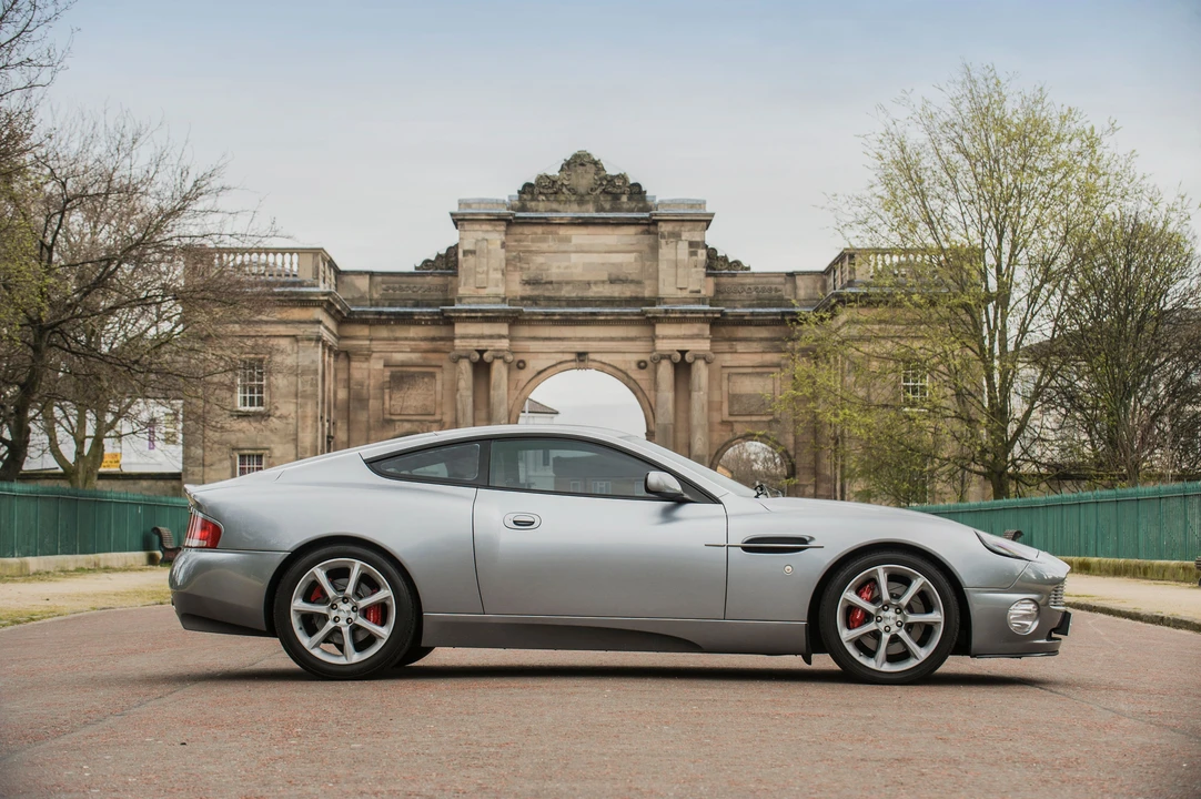 2004 Aston Martin Vanquish 1st Gen - Image 5 of 21